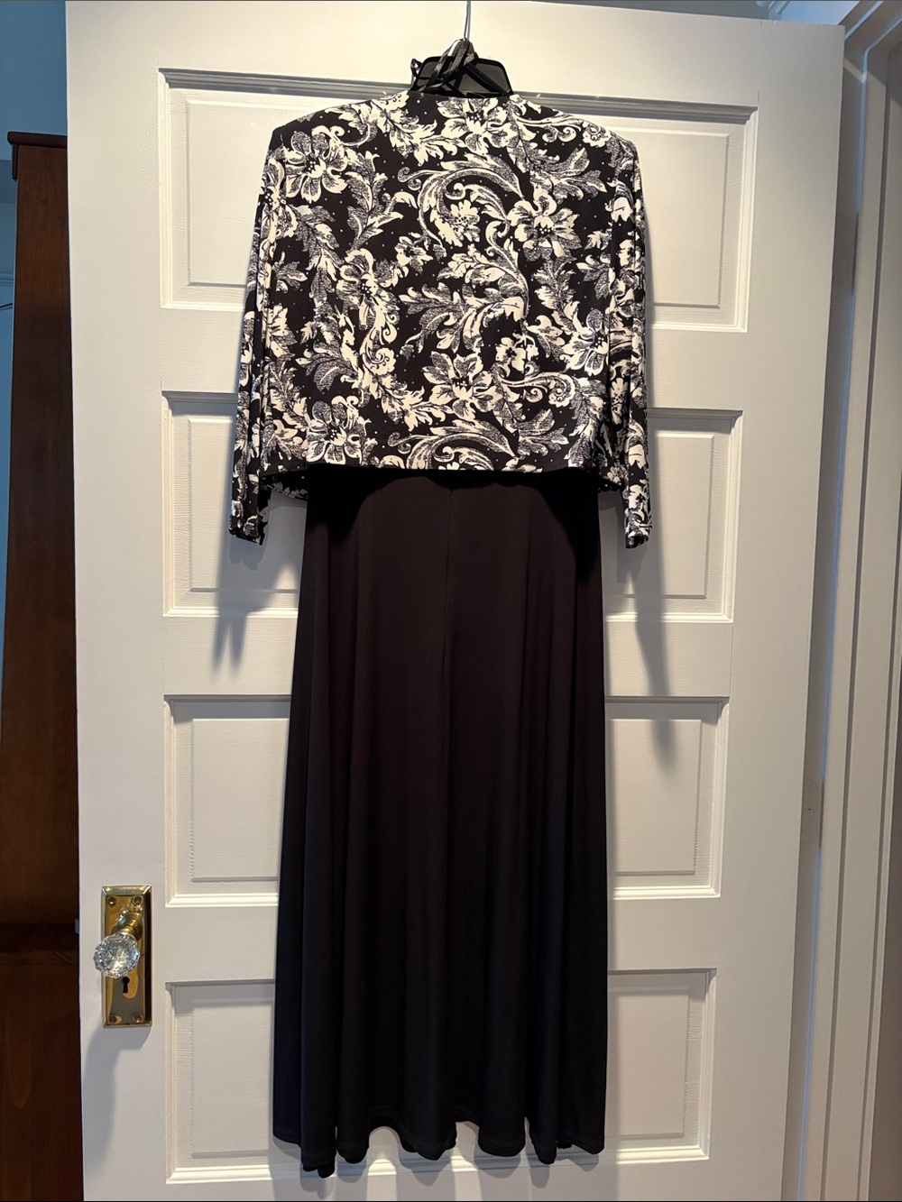 Jessica Howard Black Dress with Black-and-White Floral Jacket - Picture 4 of 7